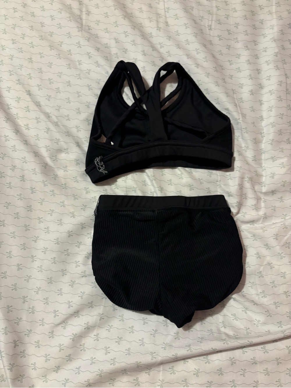 Black Ribbed Two-Piece Active Set - Crop Top & High-Waist Shorts Tiger Friday - Picture 2 of 2